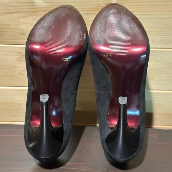 Jessica Simpson Black Suede Pumps Size 6 - Picture 2 of 7